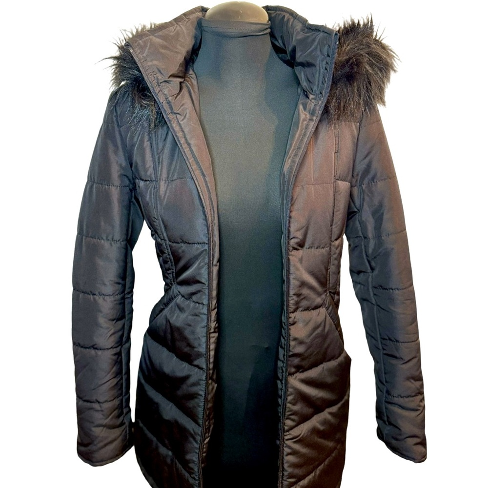 Maralyn & Me Medium black puffer jacket with faux fur lined hood